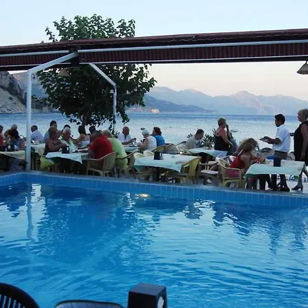 Ozcan 호텔 투룬치